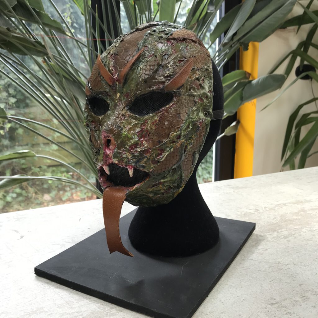 Mask, €65,-