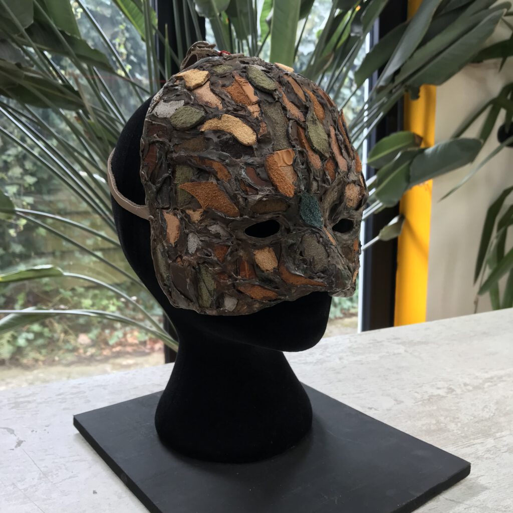 Mask leather, €65,-