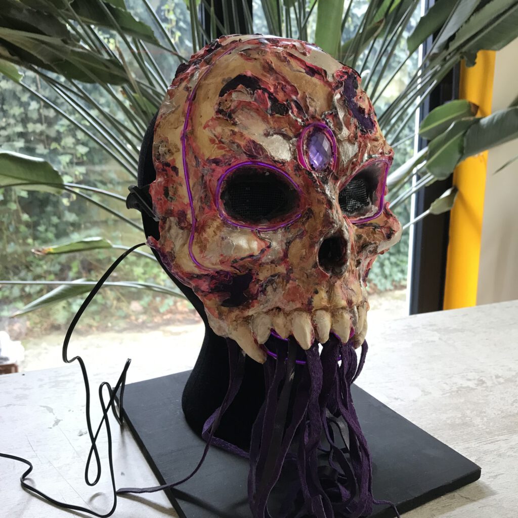 Skull with light, €85,-