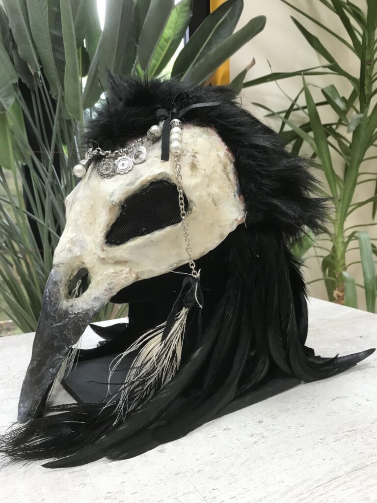 Crow masker, verkocht