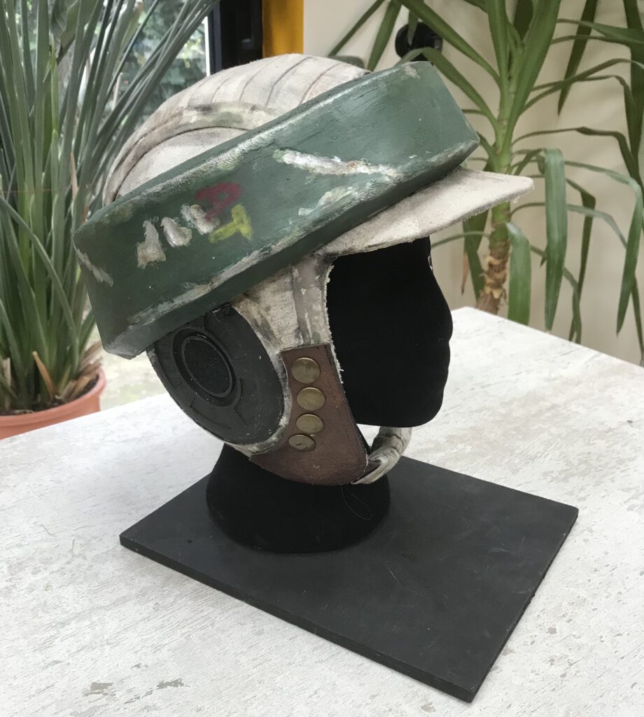 Endor helmet Leia or Luke, €165,-